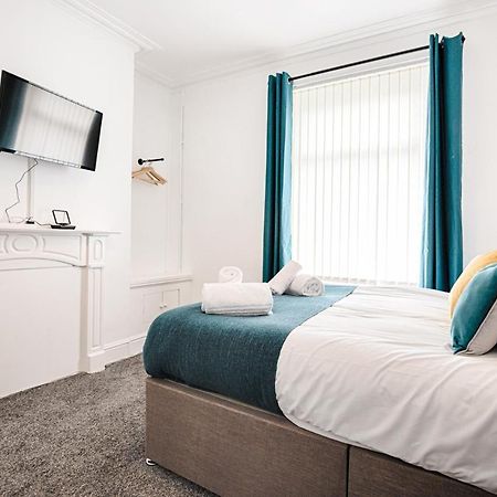 Chesshyre Accommodation - Tv In Every Bedroom! Swansea Exterior photo