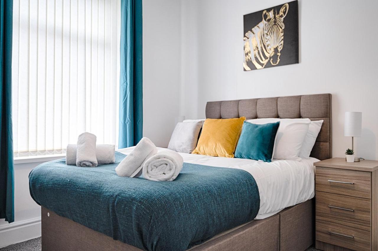 Chesshyre Accommodation - Tv In Every Bedroom! Swansea Exterior photo
