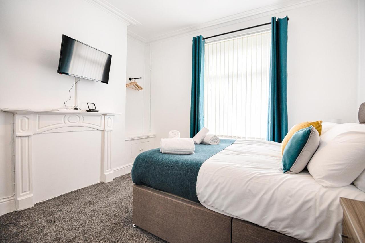 Chesshyre Accommodation - Tv In Every Bedroom! Swansea Exterior photo